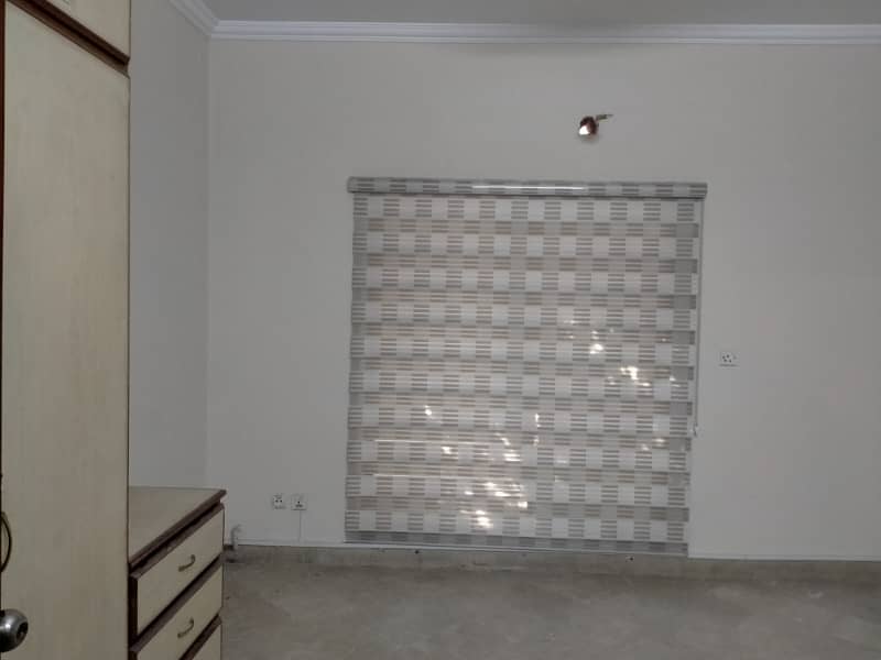 CANTT,1 KANAL COMMERCIAL USE HOUSE FOR RENT GULBERG GARDEN TOWN MOLDEL TOWN SHADMAN LAHORE 19