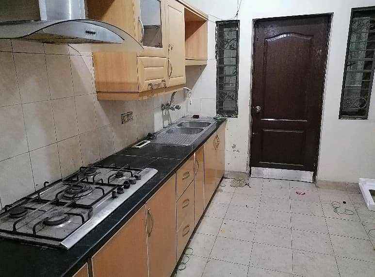 House Available For rent In Askari 10 6