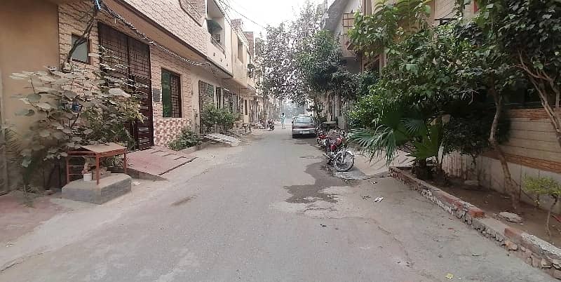 Corner House Of 5 Marla For sale In Marghzar Officers Colony 4