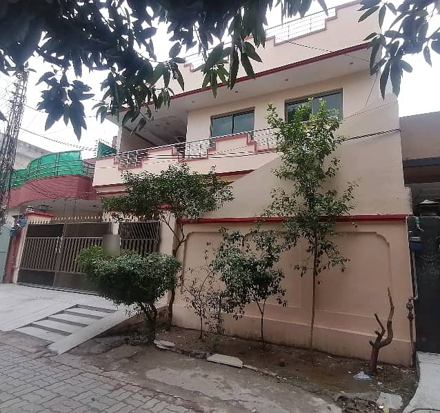 House For Grabs In 10 Marla Marghzar Officers Colony 4