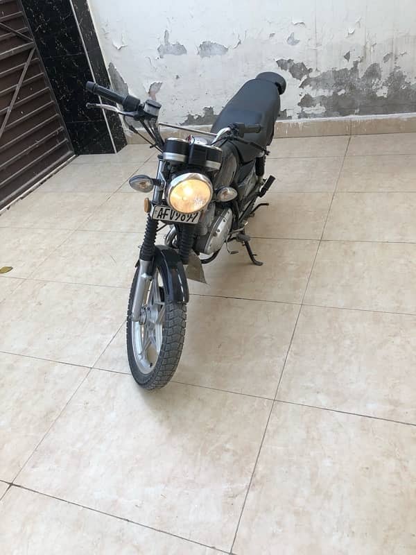 Suzuki GS 150 5