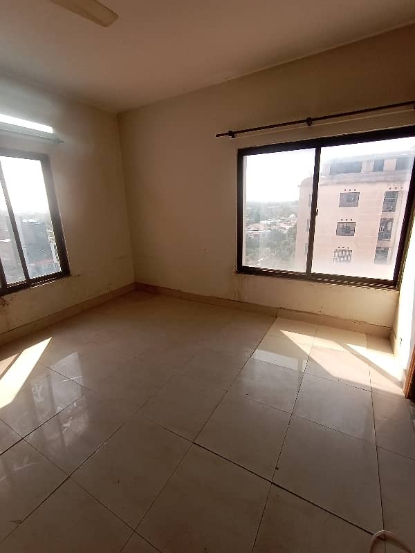 F10 Park Tower 3 Bed Luxury Apartment 4