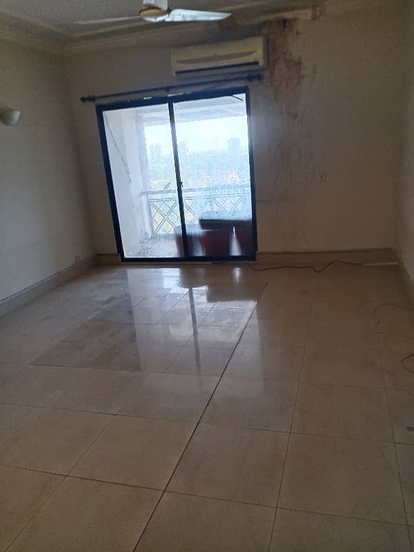 F10 Park Tower 3 Bed Luxury Apartment 5