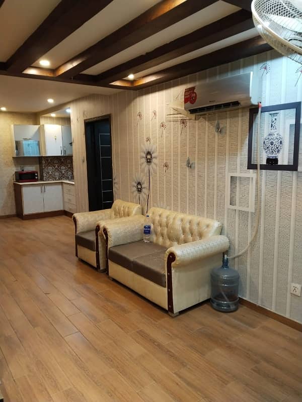 Flat For Grabs In 800 Square Feet Lahore 0