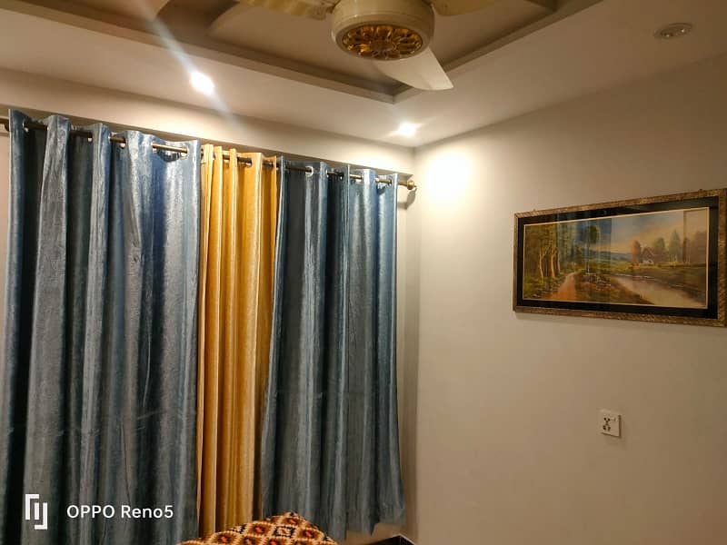 Flat For Grabs In 800 Square Feet Lahore 5