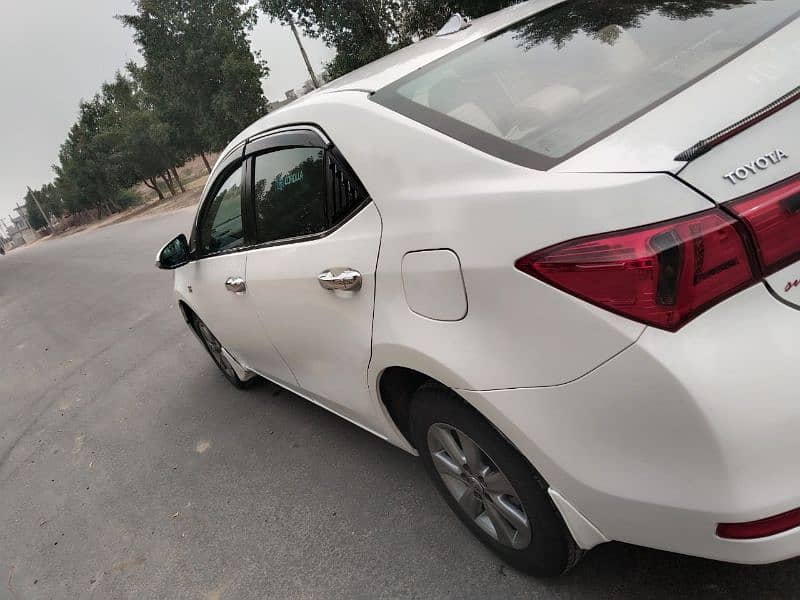 Toyota Corolla Altis 2016 10