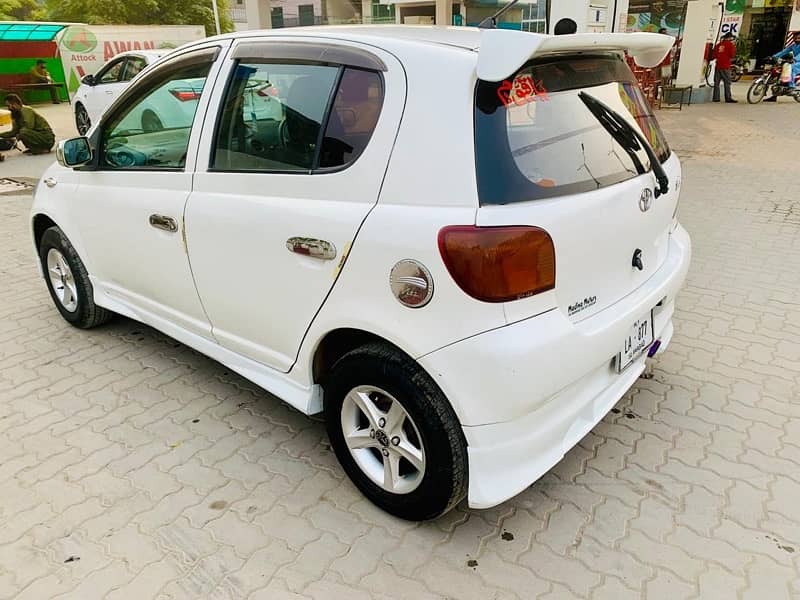 Toyota Vitz 2003 4