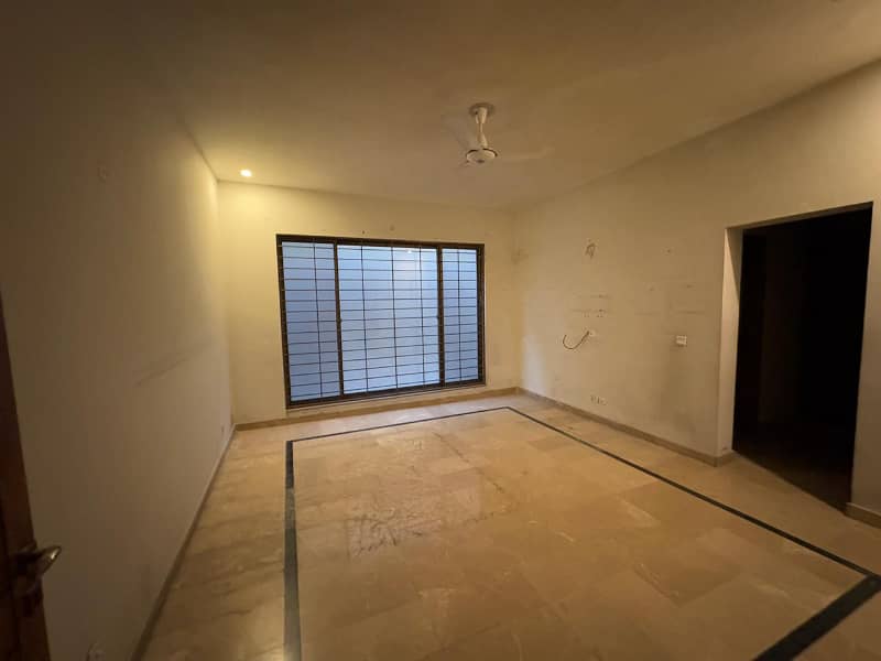 Full Basement 01 Kanal Modern Design House For Rent In DHA Phase 5 Block-G Lahore. 8