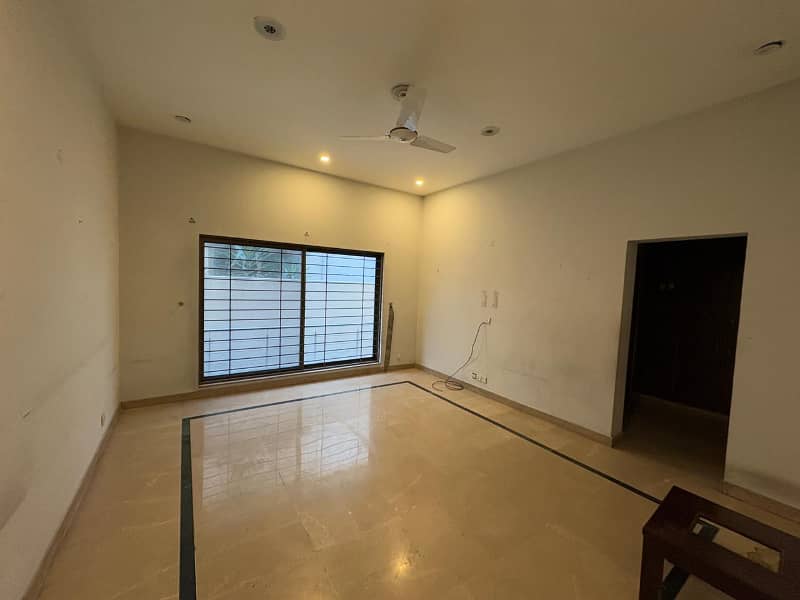 Full Basement 01 Kanal Modern Design House For Rent In DHA Phase 5 Block-G Lahore. 13