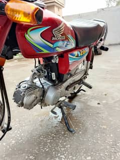 Honda CD 70 2024