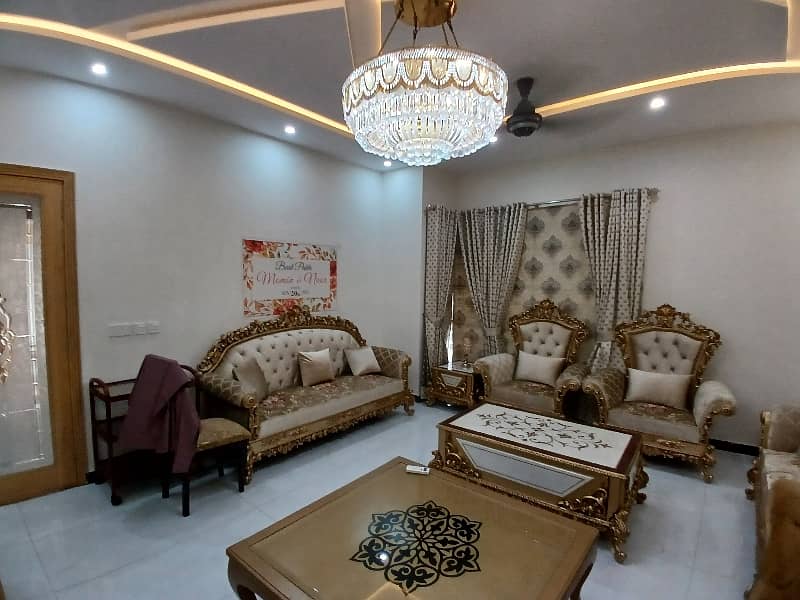 10 Marla House For Rent In DHA Phase 4 Block AA 3