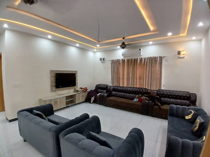 10 Marla House For Rent In DHA Phase 4 Block AA 20