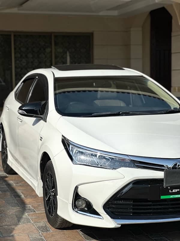 Toyota Corolla Grande 2015 model 1