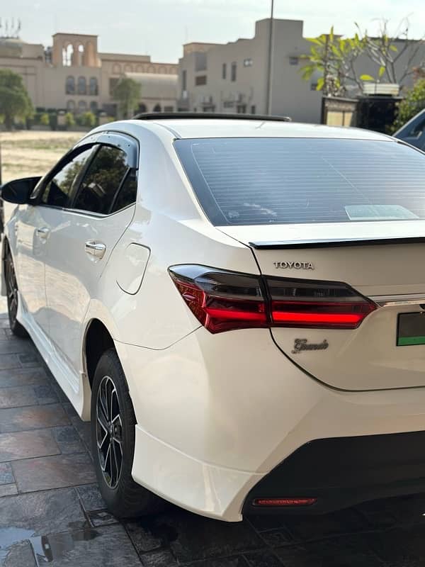 Toyota Corolla Grande 2015 model 7