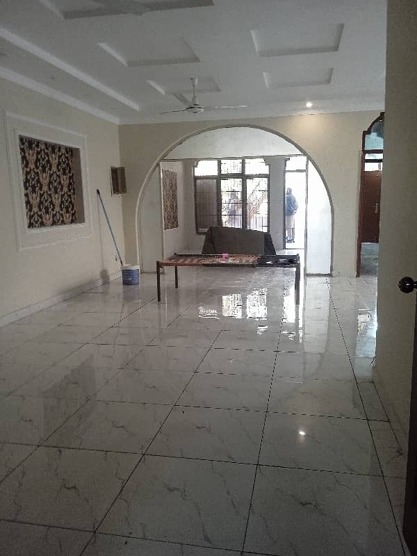 1 Kanal Upper Portion Available For Small Family 4