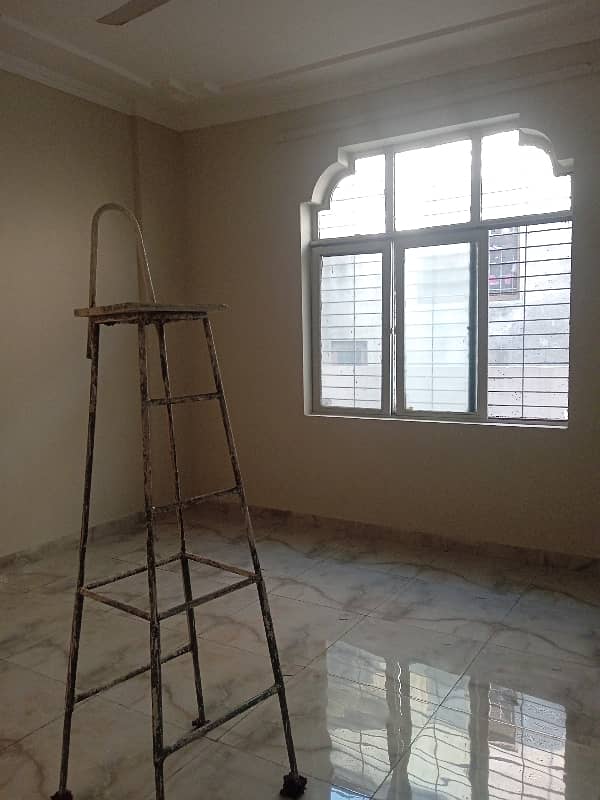 1 Kanal Upper Portion Available For Small Family 8