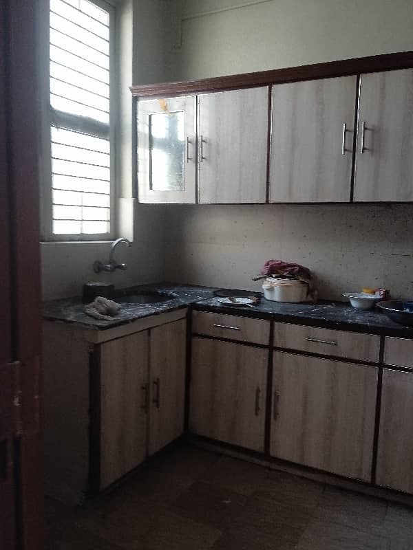 1 Kanal Upper Portion Available For Small Family 9