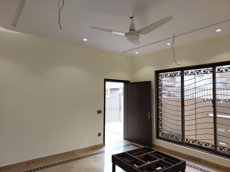 7.5 Marla Renovated House Near Canal Road And Emporium Mall Super Hot Location Near Park Market Main Boulevard Solid Construction 2