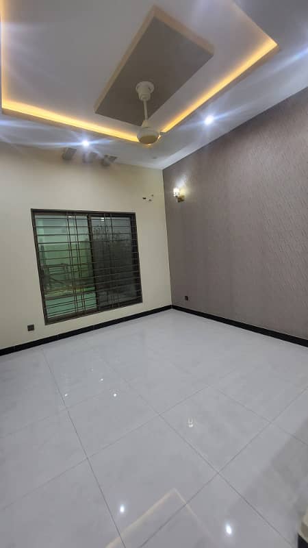 Ali block Villa Available For Rent 4 Bedrooms 9