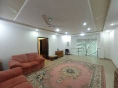 Fully Furnished 12 Marla House Available In Bahria Town - Safari Villas 3 For Rent