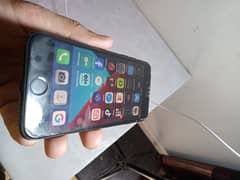 IPhone 7 for sale non pta “ Bas barik si line h feel ni hota