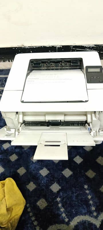 HP LaserJet Pro M404dn 2