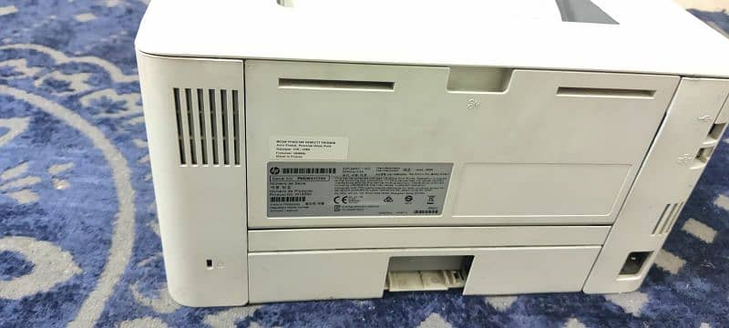 HP LaserJet Pro M404dn 3