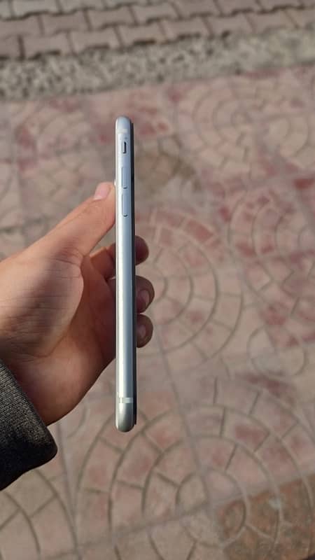 iPhone SE good condition urgent for sale 3