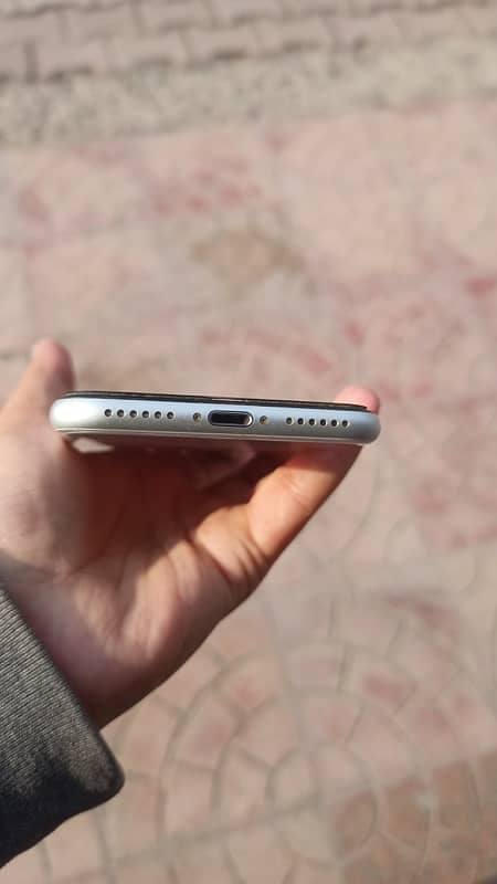 iPhone SE good condition urgent for sale 4