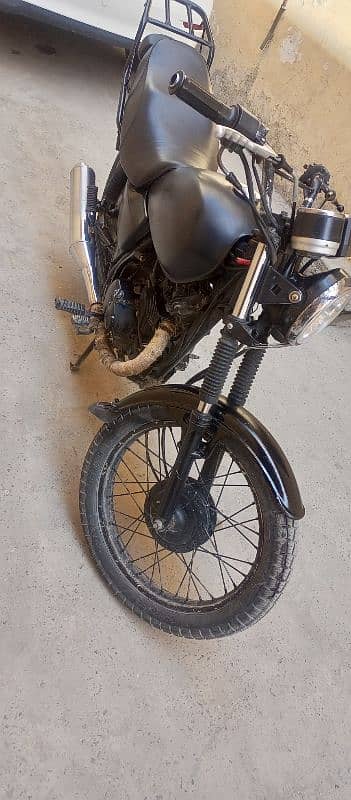 Suzuki GS 150 5