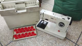 Pfaff 1212 Sewing Machine with Case