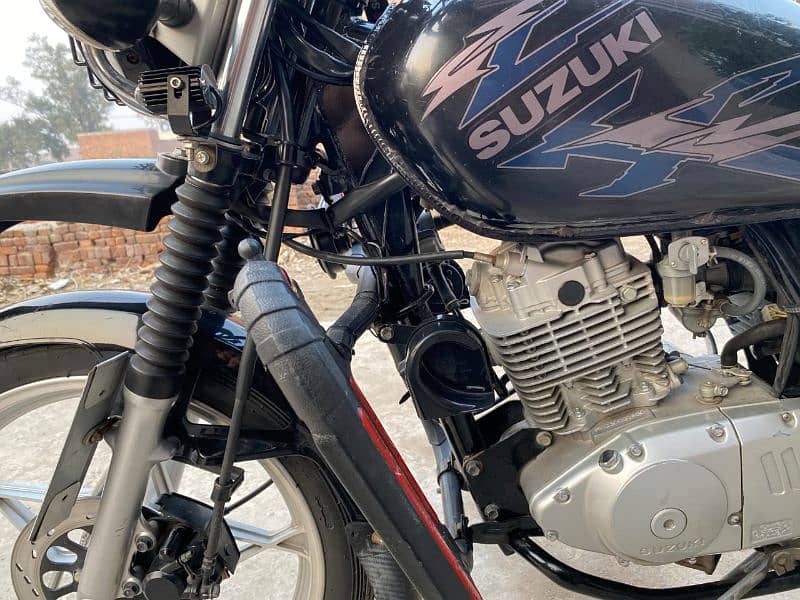 Suzuki GS 150 SE Model 2022 Lahore Registered Bike 12