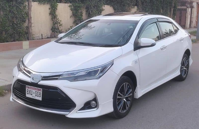 Toyota Altis Grande 2022 1