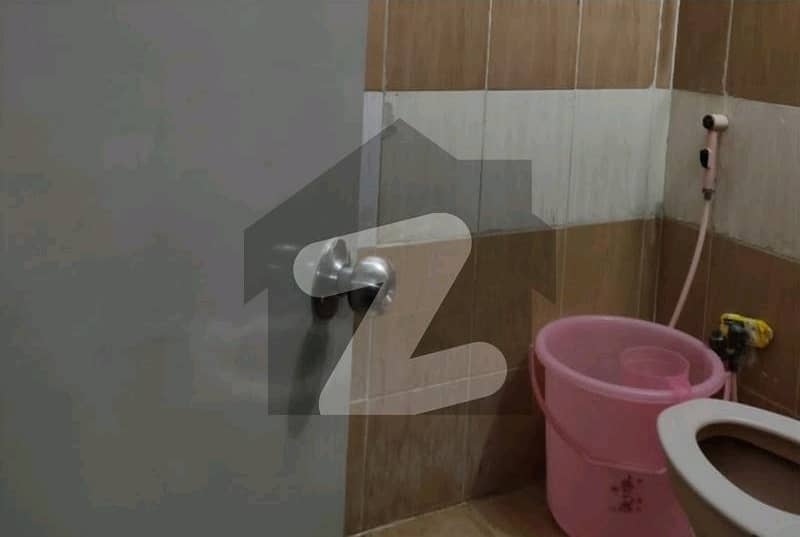 1350 Square Feet Flat For Sale In Gulshan-E-Iqbal Town 2