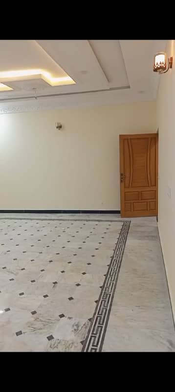 Makhdoom society St 1 Ground floor apartment of rent 3