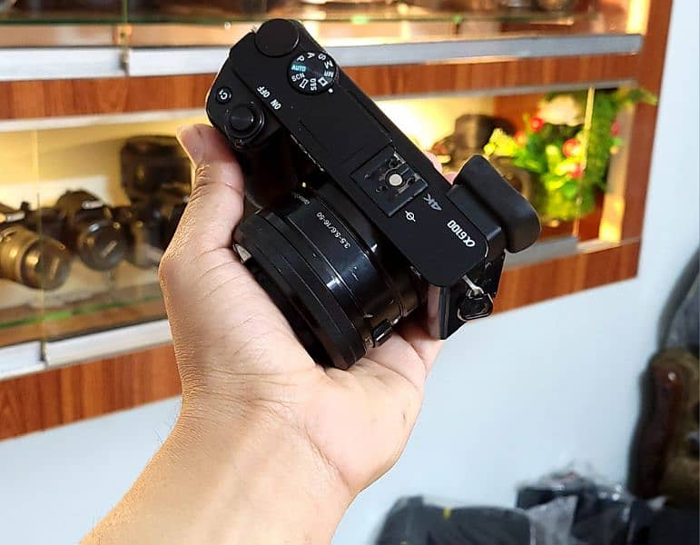 Sony a6100 complete box 1