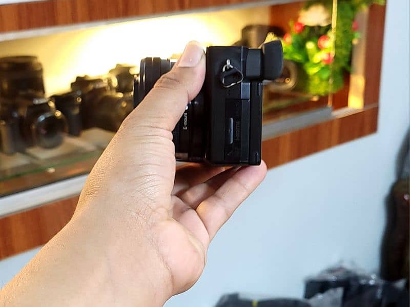 Sony a6100 complete box 2