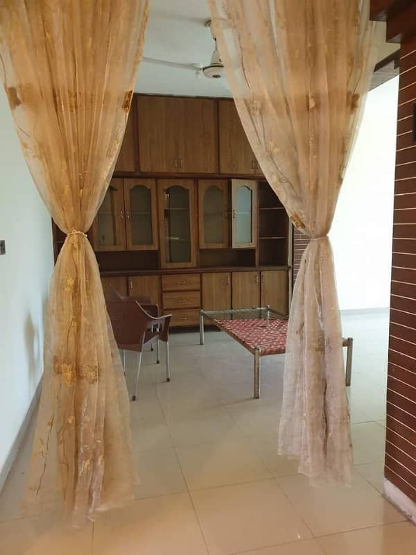 5 Bedroom Upper Portion In Pwd Block-D Near London baker's, KFC 1