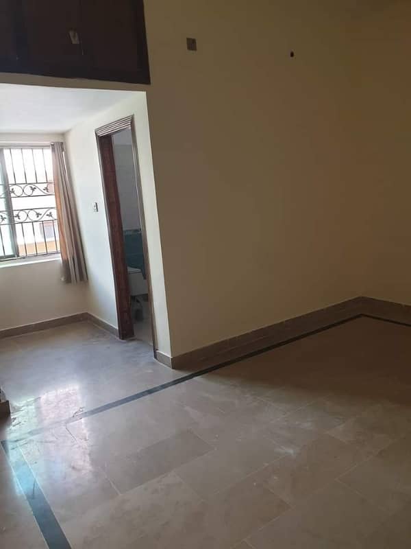 5 Bedroom Upper Portion In Pwd Block-D Near London baker's, KFC 3