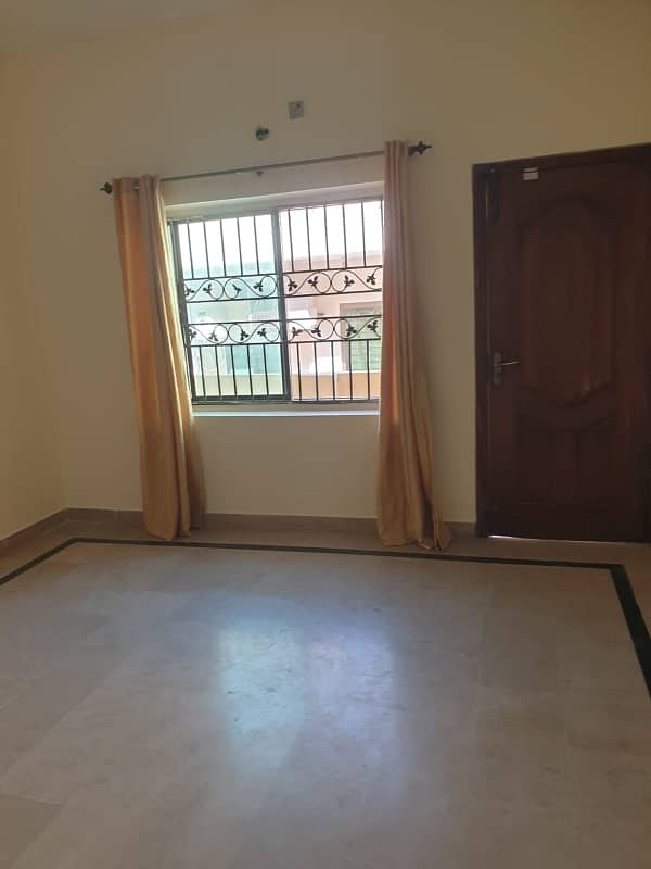 5 Bedroom Upper Portion In Pwd Block-D Near London baker's, KFC 7