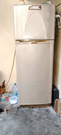 Dawlance fridge for urgent sale