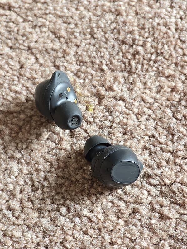 Selling Samsung galaxy Buds FE buds only 0