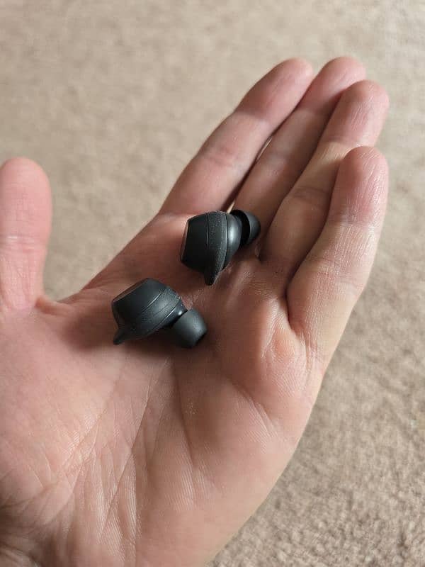 Selling Samsung galaxy Buds FE buds only 1