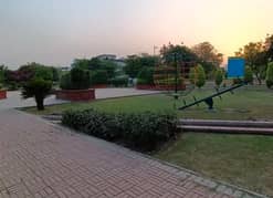 10 Marla Plot Available At Hot Location Near To park Mosque & Commercial At Reasonable Price In New Lahore City phase 2