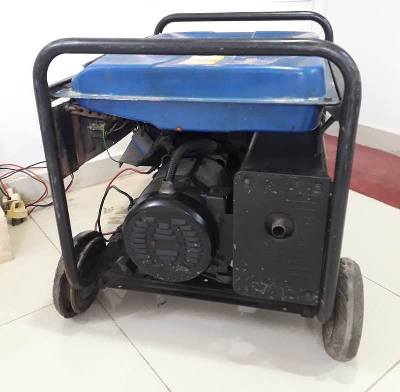 Generator 5Kv, Used, Petrol, Self & Manual start 3