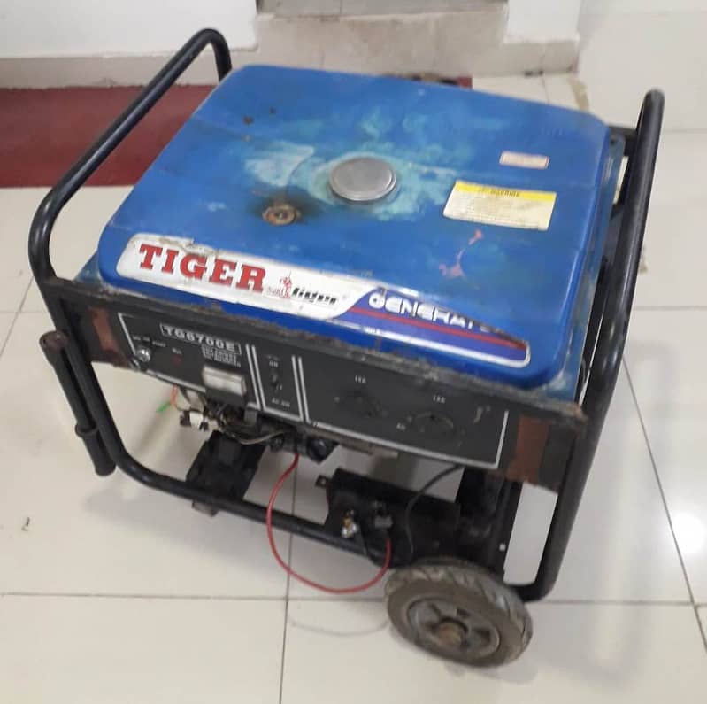 Generator 5Kv, Used, Petrol, Self & Manual start 5