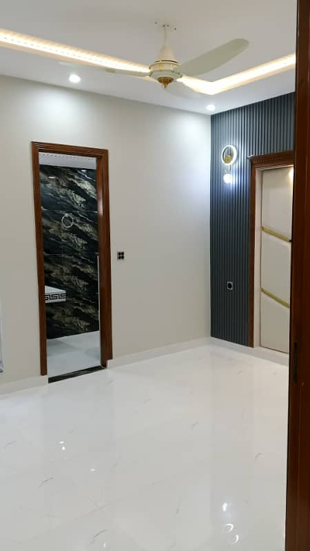 Bahria orchard Lahore 5marla house for rent brand new first entry 18