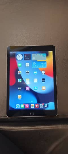 ipad Air 2 available in good condition 10/9.2