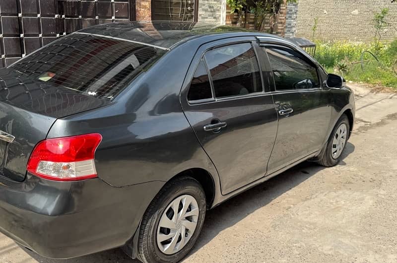 Toyota Belta 1.3 Full Option 2