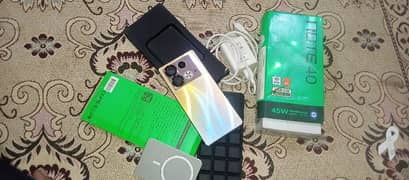 HY IM SALLING MY NOTE 40 CMPLET BOX 16 GB RAM 256 ROM